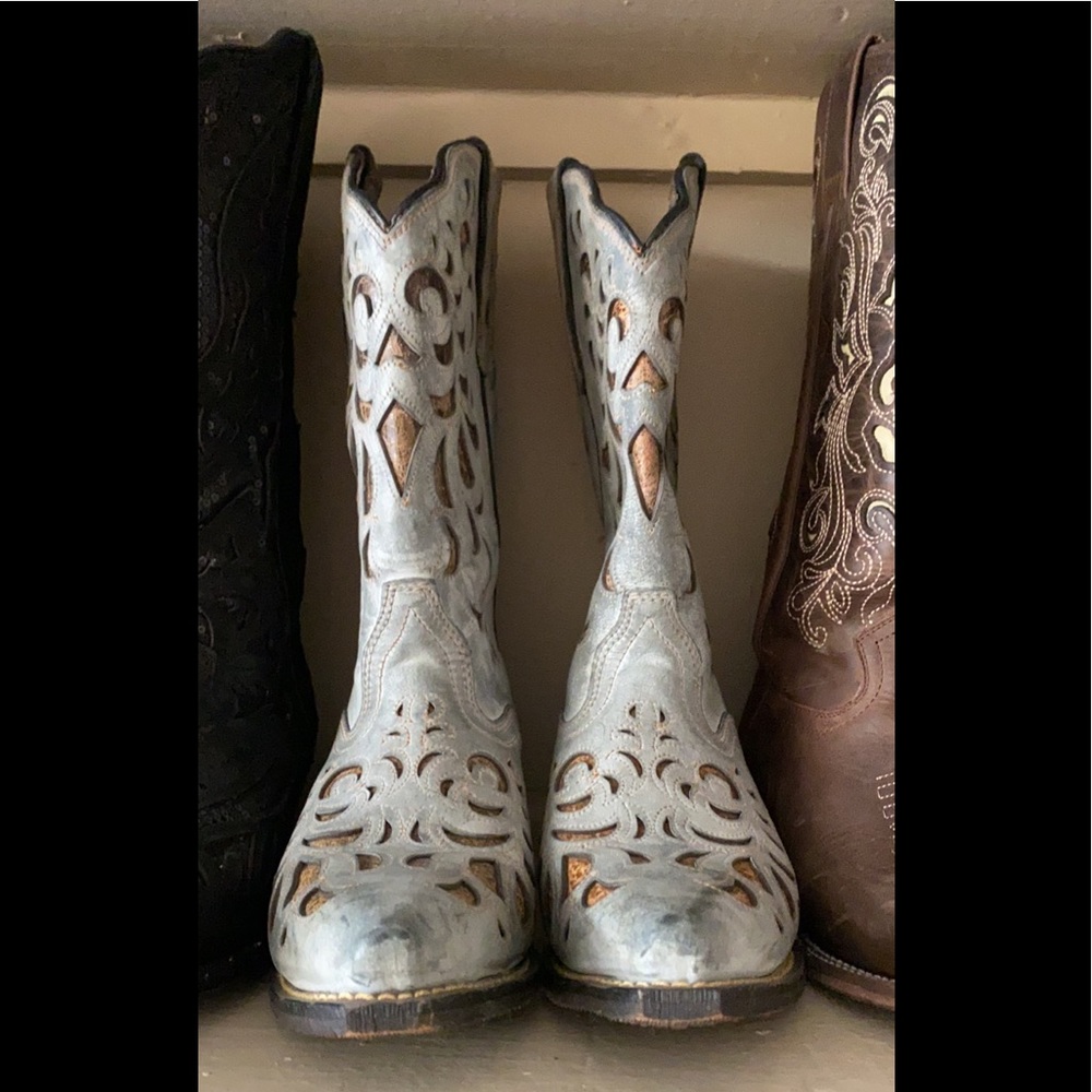 8 & 1/2 size cowgirl boots